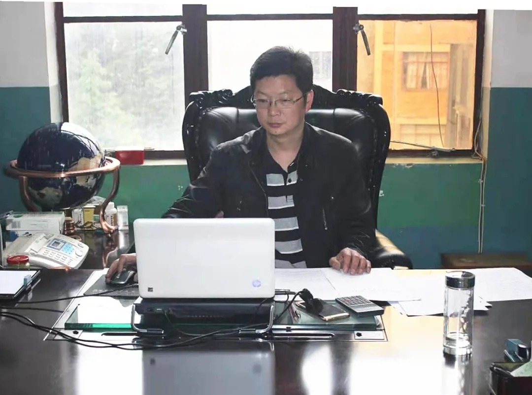 【学习先进】2021“最美云岭国企人”提名奖——龙8头号玩家(国际)官方网站匠人朱锦辉