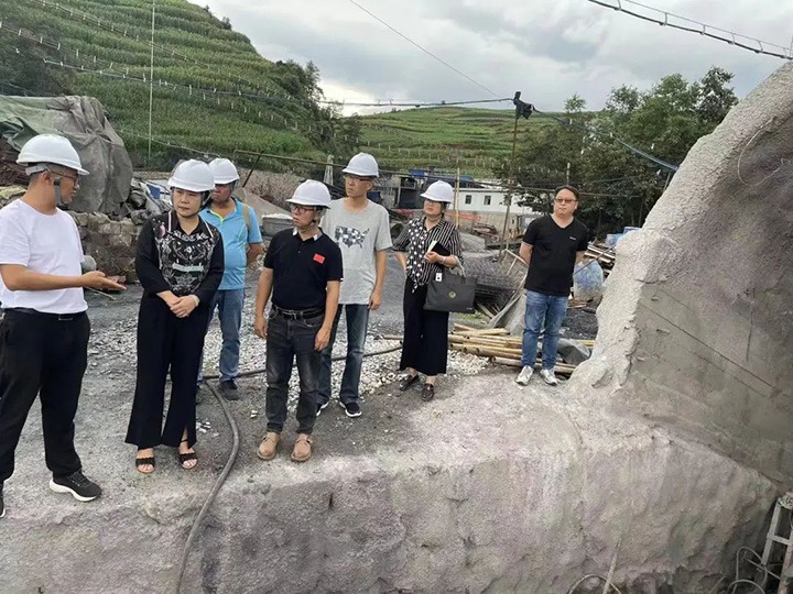 【简讯】罗平县政协党组书记、主席王冬梅到东城公司调研、后所煤矿公司开展红色教育活动、威信煤炭公司开展夏季送清凉活动
