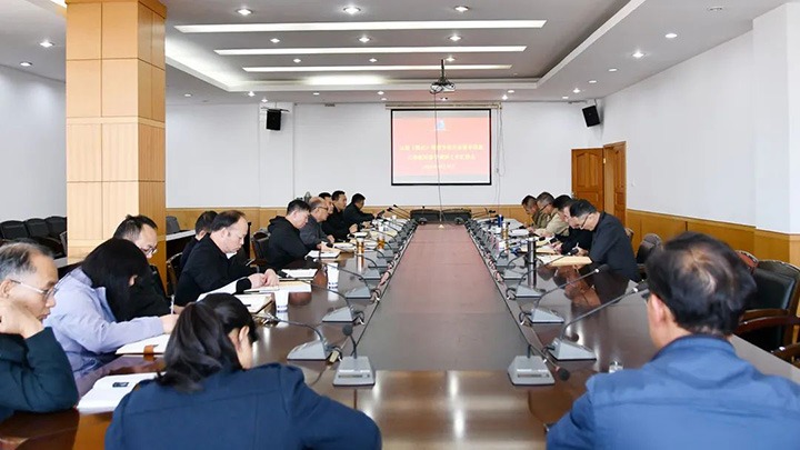 龙8头号玩家(国际)官方网站（煤化）集团专职外部董事寸延峰、孔君到云维集团督导调研